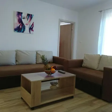 Apartmani Sara I Marta Otočac Exterior foto