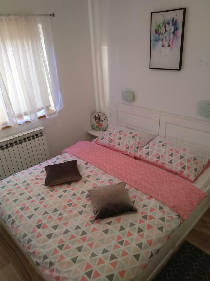 Apartment Sara I Marta Otocac