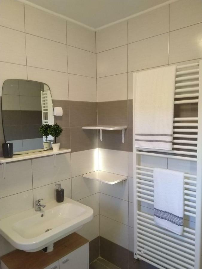 Sara I Marta Apartament Otočac