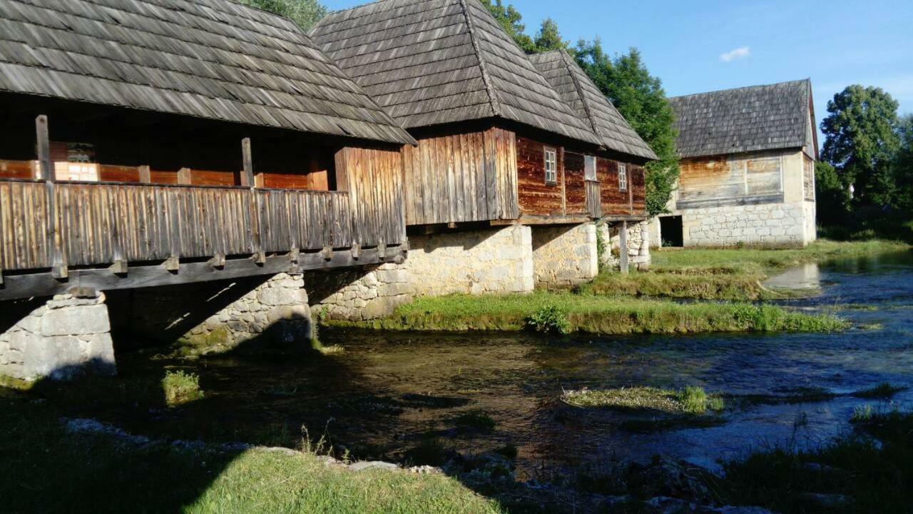 Sara I Marta Apartament Otočac